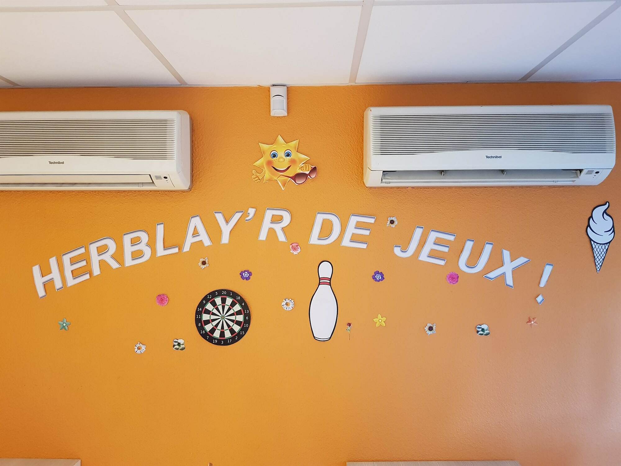 Premiere Classe Herblay Buitenkant foto